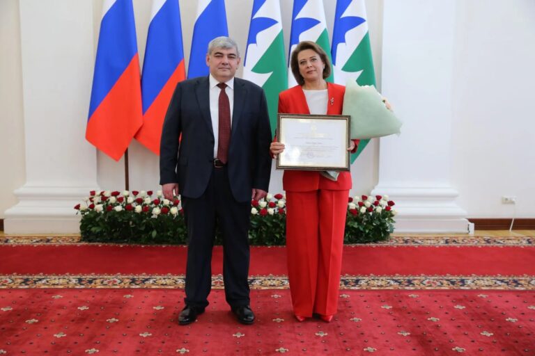 Благодарность за значительный вклад в развитие кадрового потенциала